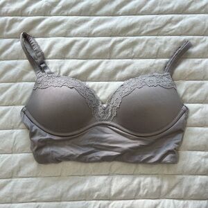 Victoria’s Secret bra padded no-wire 32B